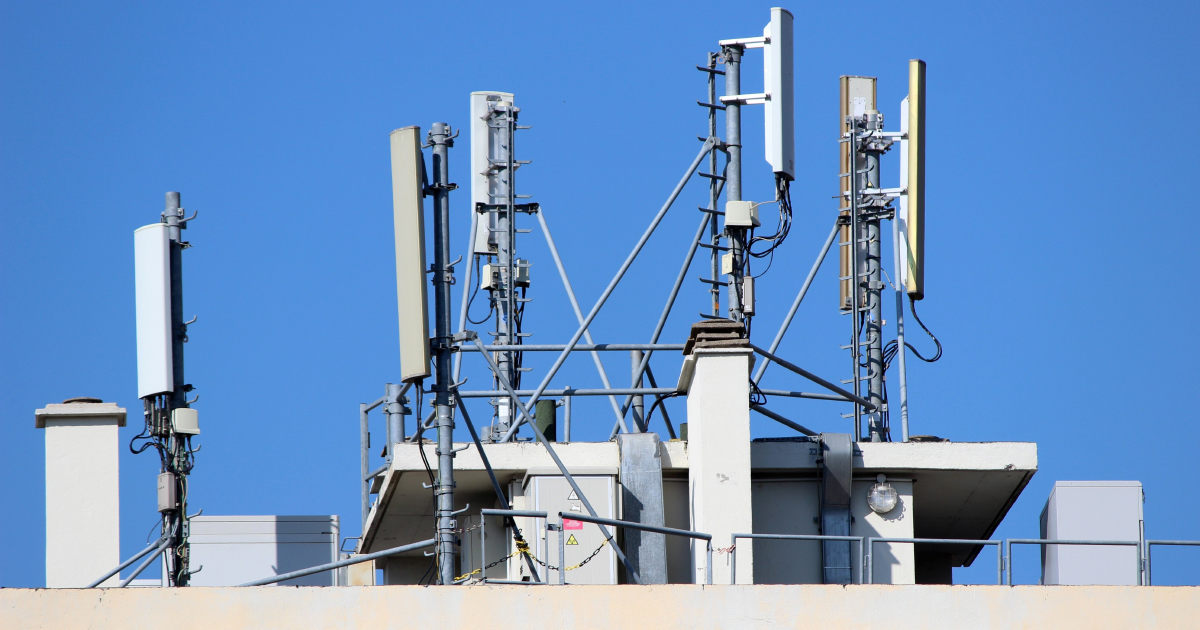 La loi Elan acclre le dploiement des antennes-relais d'ici 2022