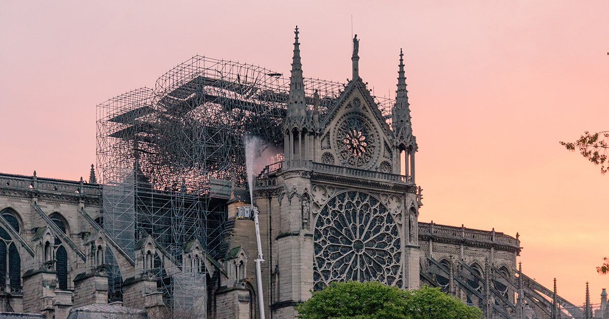 Restauration de Notre-Dame : les deux chambres parlementaires s'opposent