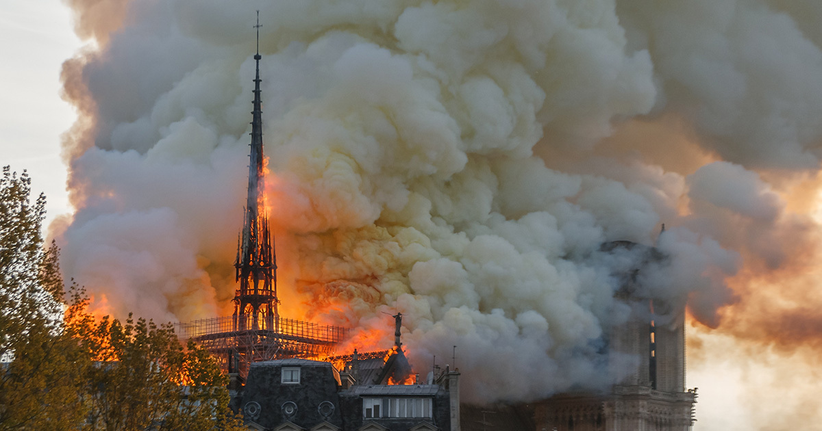 Pollution au plomb de Notre-Dame: nouvelle plainte de Robin des bois