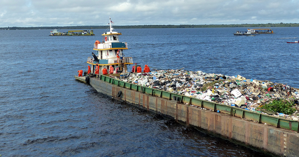 Pollutions marines: 1  600 infractions constates en un mois dans le monde