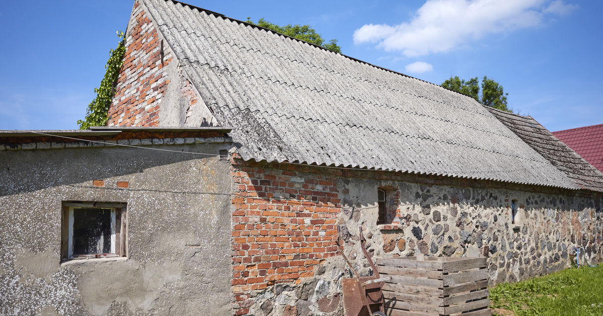 Associer dsamiantage et solarisation des toits: une initiative originale de la Rgion Auvergne-Rhne-Alpes