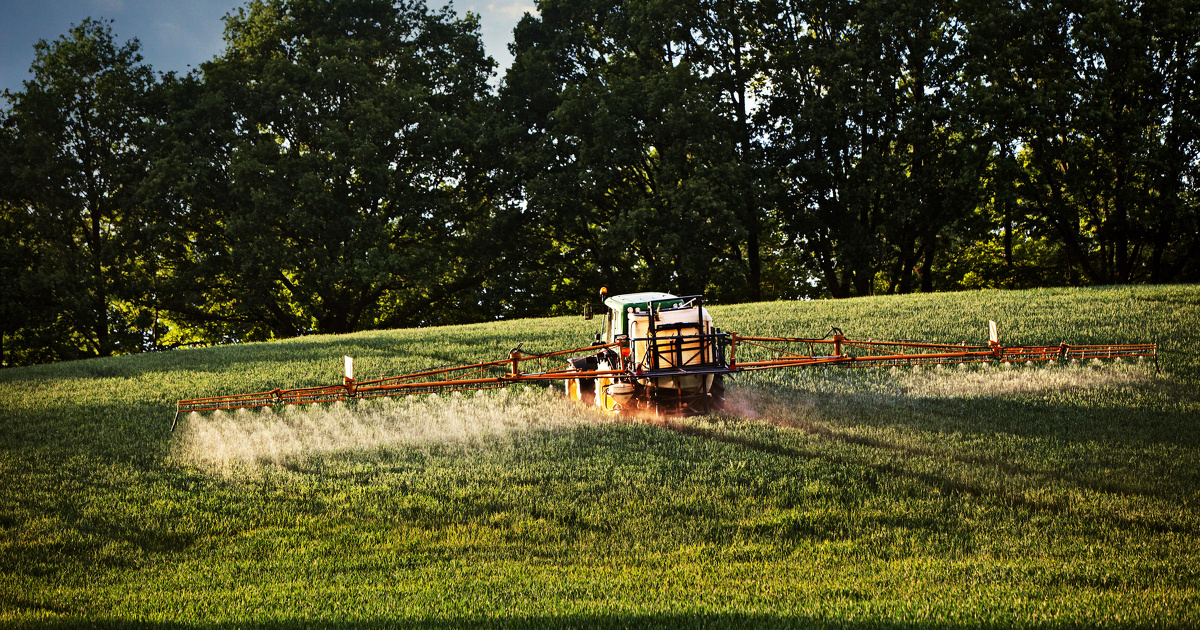 Pesticides: la Commission de dontologie critique  son tour l'valuation des risques