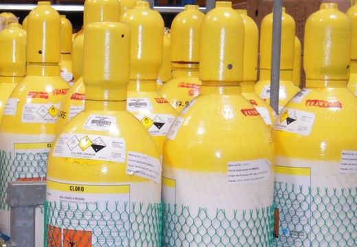 Chlore gazeux : livraison France entire - contenants de 8  1.000 kg