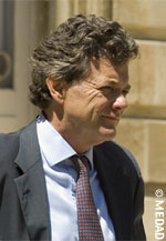 Jean-Louis Borloo devient le ministre de l'cologie du gouvernement Fillon 2
