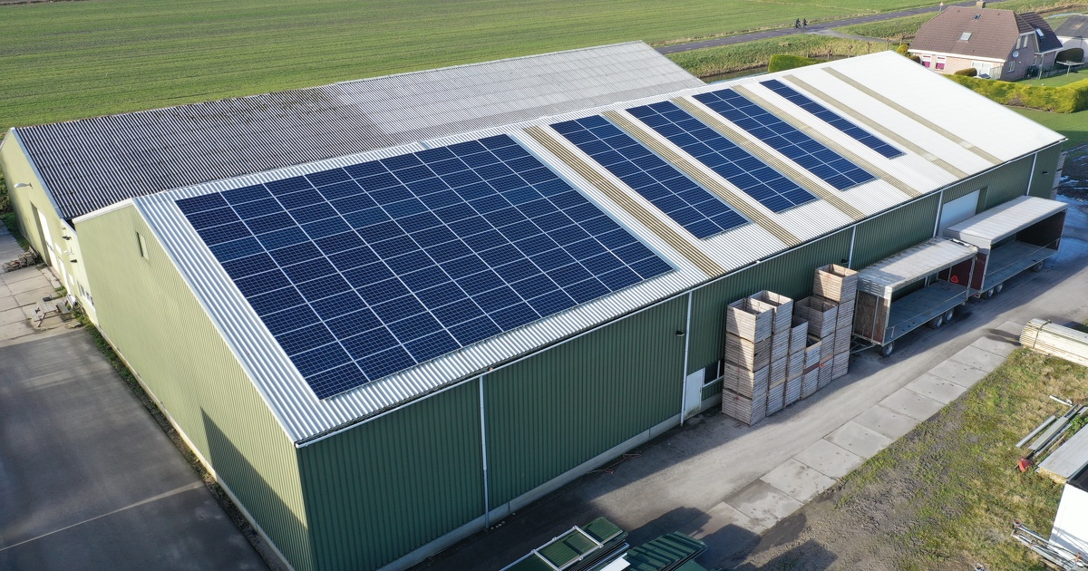 Photovoltaque sur toiture: les projets de 100  500 kWc peuvent dsormais se passer d'appels d'offres