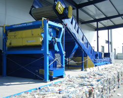 Sita France et Paprec inaugurent une unit de recyclage de bouteilles en plastique PET 