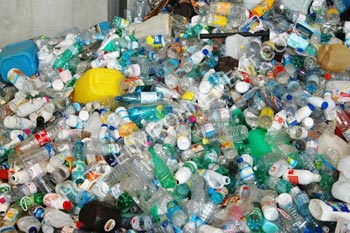Photo Dchets plastiques mnagers dans un centre de tri