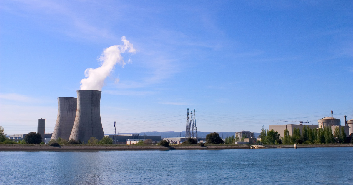 EDF contraint de mettre à l'arrêt les quatre réacteurs de la centrale de Tricastin