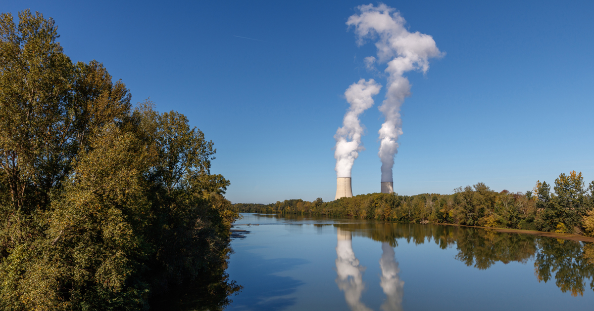 Nucléaire : il faut "probablement" modifier la loi de transition énergétique, selon l'entourage de Hulot
