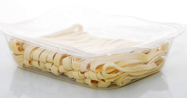 Restauration collective�: les d�put�s veulent interdire les contenants en plastique en 2022
