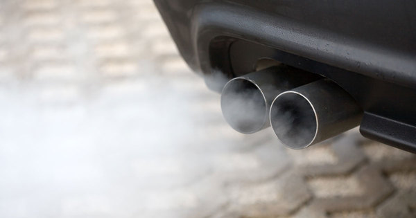 Emissions de CO2 des voitures : le Conseil de l'UE pour une baisse de 35% d'ici 2030