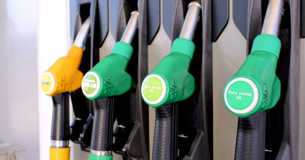 Emmanuel Macron veut �tendre le ch�que �nergie et l'indemnit� kilom�trique