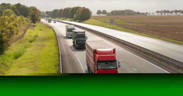 Le gouvernement reporte la mise en place de la vignette poids lourds