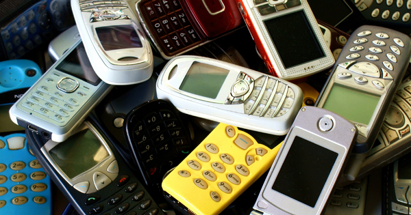 DEEE: 7.000 tlphones mobiles collects grce  l'opration pilote d'Eco-Systmes et de La Poste