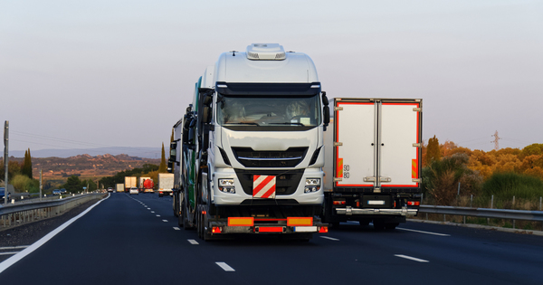Les eurod�put�s valident la baisse des �missions de CO2 des poids lourds d'ici 2030