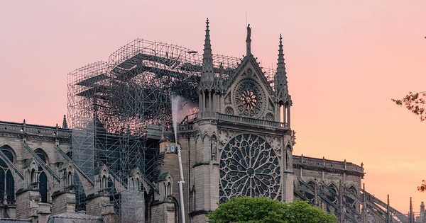 Restauration de Notre-Dame: les deux chambres parlementaires s'opposent