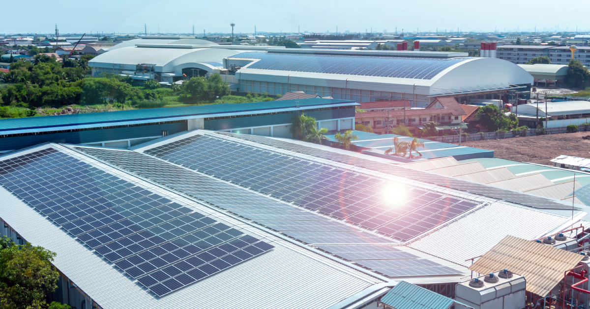 Photovoltaïque : l'AIE prédit un boom des installations résidentielles, tertiaires et industrielles d'ici 2024