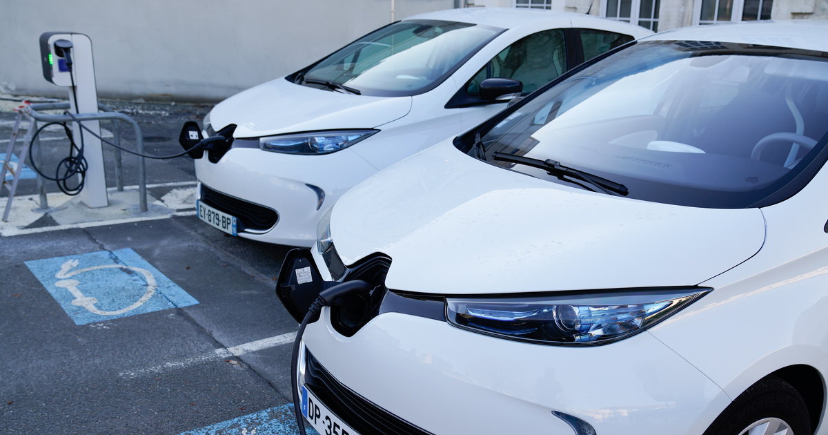 Véhicules électriques : Renault se structure