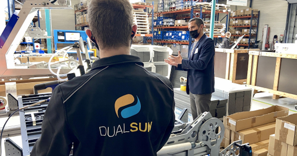DualSun triple sa production de panneaux solaires hybrides