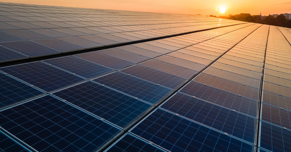 Révision des contrats solaires : l'examen des clauses de sauvegarde a débuté