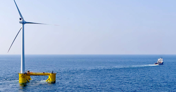 Méditerranée : la construction des premières éoliennes flottantes est lancée