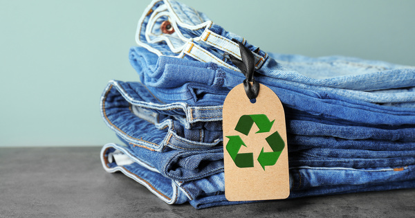 Affichage environnemental des vêtements : les pouvoirs publics retiennent huit critères