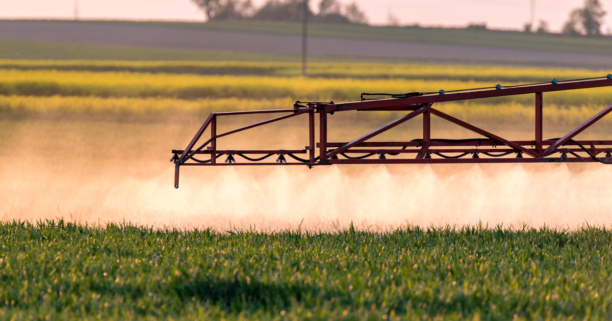 Pesticides : la Commission européenne prolonge les autorisations de plusieurs substances problématiques