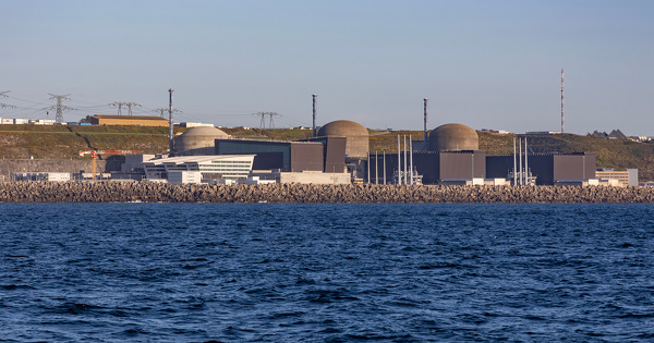 Sortir du nucléaire porte plainte contre EDF pour surveillance insuffisante des sous-traitants