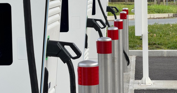 Quatre op�rateurs de bornes de recharge unifient leur r�seau en Europe