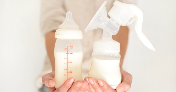 Des nanoparticules de titane d�tect�s dans le lait, dont maternel