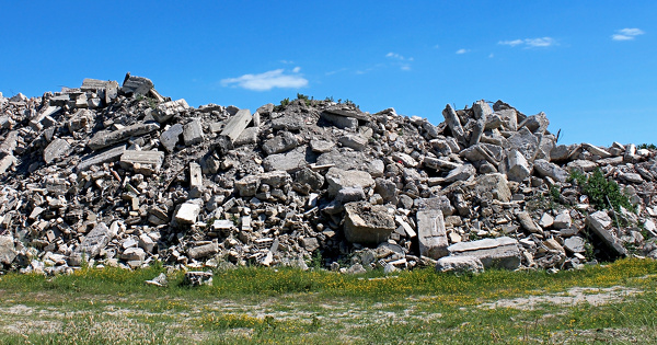 Pollution issue d'une d�charge�: les mesures de police environnementale ne sont pas prescriptibles 