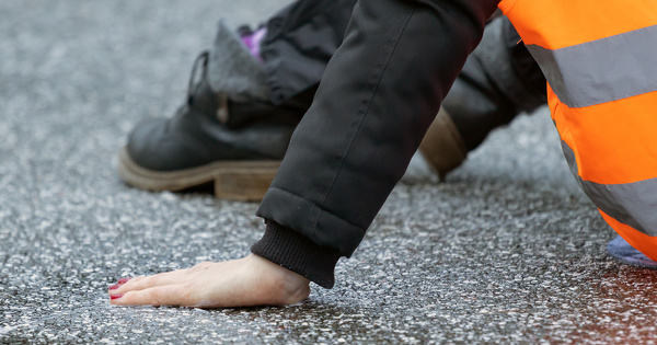 Libert� d'expression�: une action de blocage d'une autoroute peut en constituer une illustration  