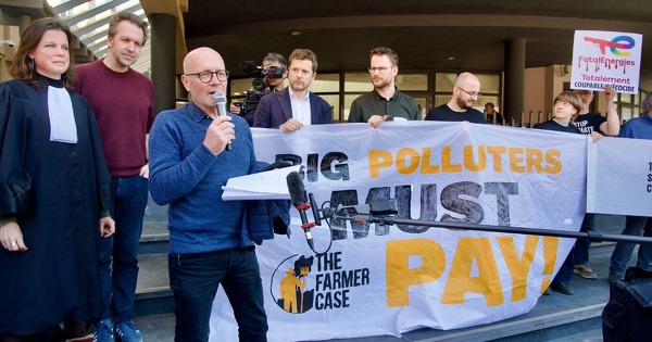 Proc�s climatique�: le tribunal belge sursoit � statuer dans l'affaire opposant un agriculteur � TotalEnergies