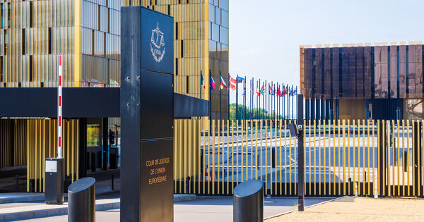 ETS�: une taxe neutralisant l'effet compensatoire de quotas gratuits est contraire au droit de l'UE