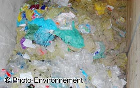 L'interdiction des sacs et emballages plastiques à l'horizon 2010 fait débat