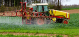 Pesticides : 1.200 médecins appellent à de profondes réformes pour protéger la population