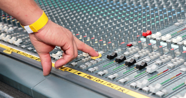 Lutte contre le bruit�: le gouvernement s'attaque � la musique amplifi�e 