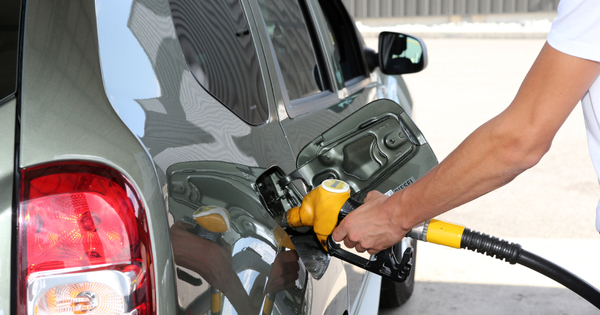 Edouard Philippe assume la fiscalit� �cologique mais annonce plusieurs mesures d'accompagnement