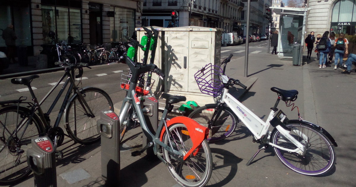 Les vélos free-floating influencent à la marge les comportements de mobilité