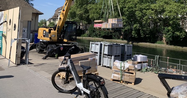 La combinaison de livraison bateau-vélo instaurée à Strasbourg