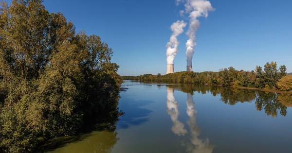 Canicule : quatre centrales nucléaires autorisées à relâcher de l'eau plus chaude qu'à la normale