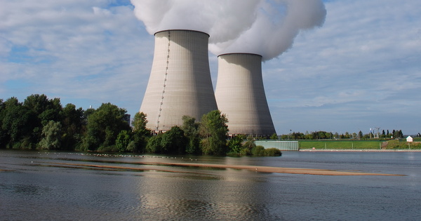 Nucléaire : la Cour des comptes plaide pour une révision des limites des rejets thermiques des centrales