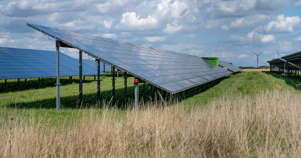 Sc�nario 100�% ENR�: l'�olien et le photovolta�que couvriraient 2�% du territoire national en 2040