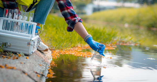 Pesticides dans l'eau�: G�n�rations futures appelle � resserrer la surveillance