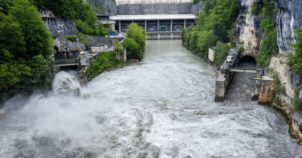 Une op�ration de gestion des s�diments d�marre sous surveillance franco-suisse