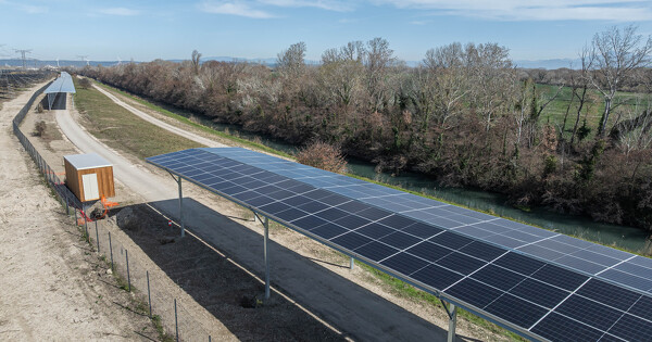 D�monstrateur de Caderousse�: du grand lin�aire photovolta�que aux hubs en courant continu