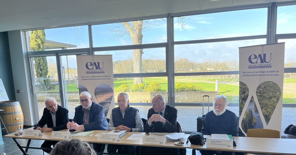 Moratoire de l'eau�: les comit�s de bassin d�fendent la d�mocratie locale