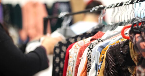 Loi anti fast-fashion (2/2)�: le texte retouche la REP textiles et autres fili�res