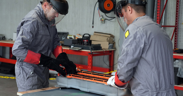 Construire la fili�re de recyclage des batteries de v�hicules �lectriques avec Recycler Mon V�hicule