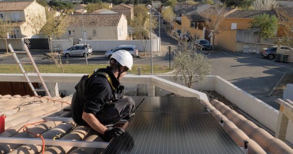 Installateur de panneaux solaires, un mtier qui recrute
